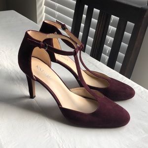 Nine West suede pumps
